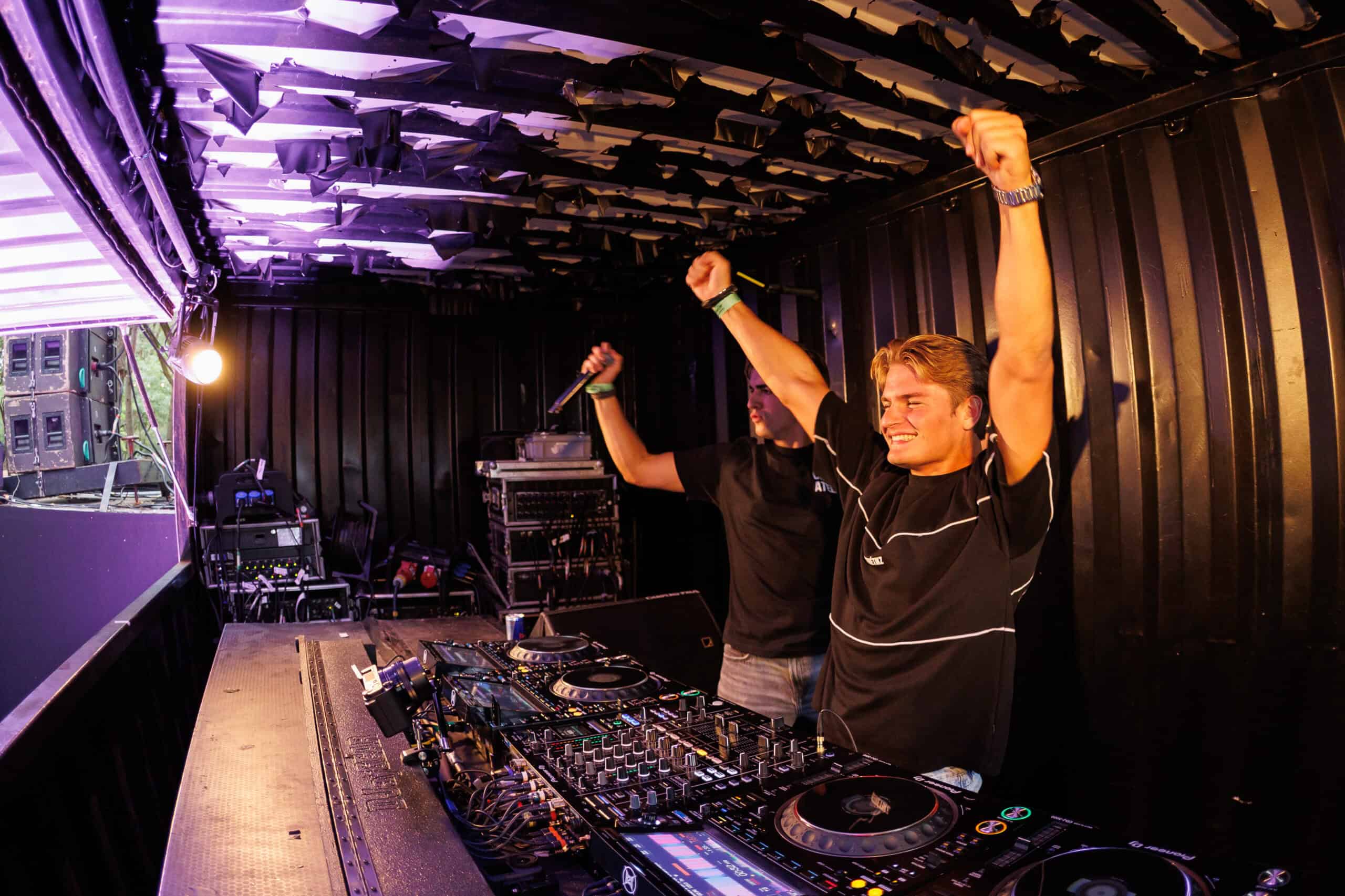 DÂVINØ performing at Decibel Outdoor — photo by Wanyama-photo